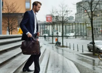 LinkedIn Campaign Manager vs. LinkedIn Sales Navigator_ What You Need to Know